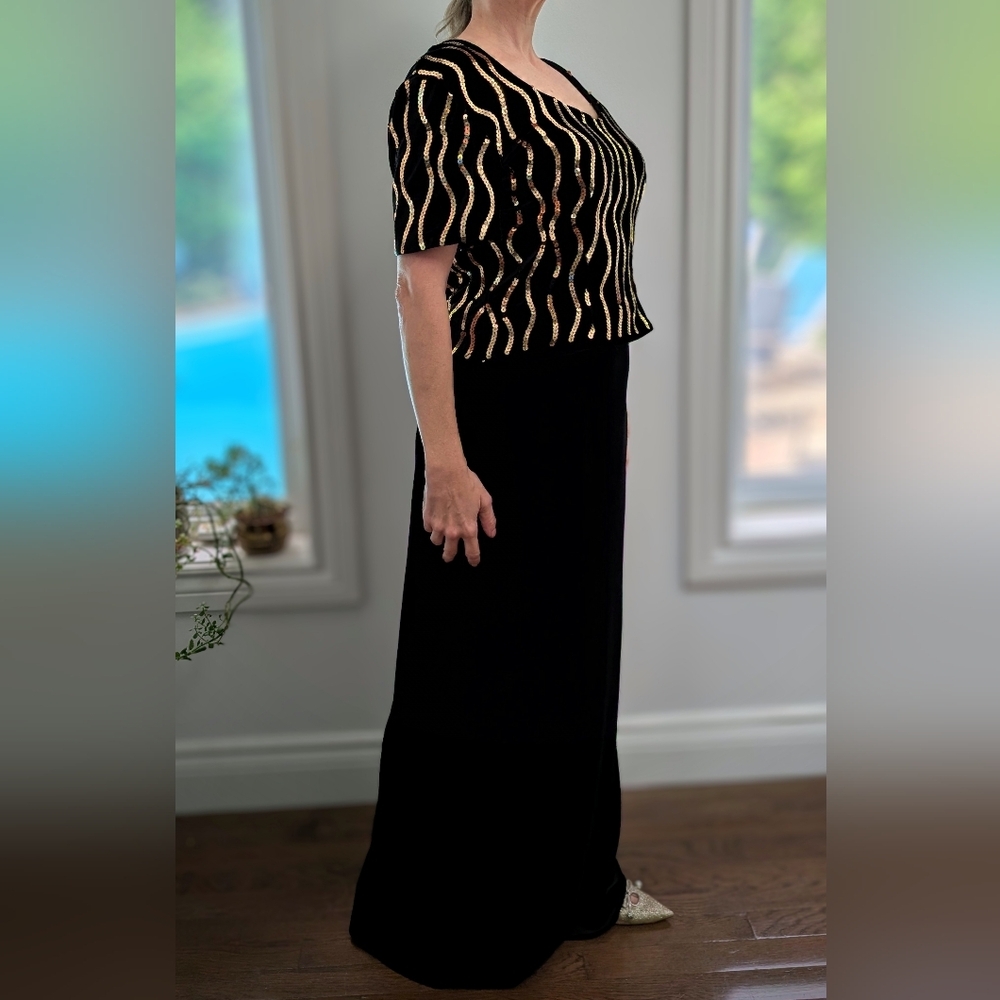 Vintage Velvet Black and Gold Sequin Dress -- Skirt Set Vintage Size 14 - Picture 4 of 11